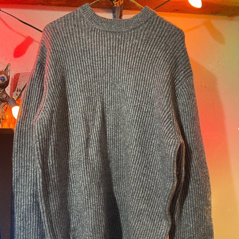 Forever 21 mens crew sweater grey